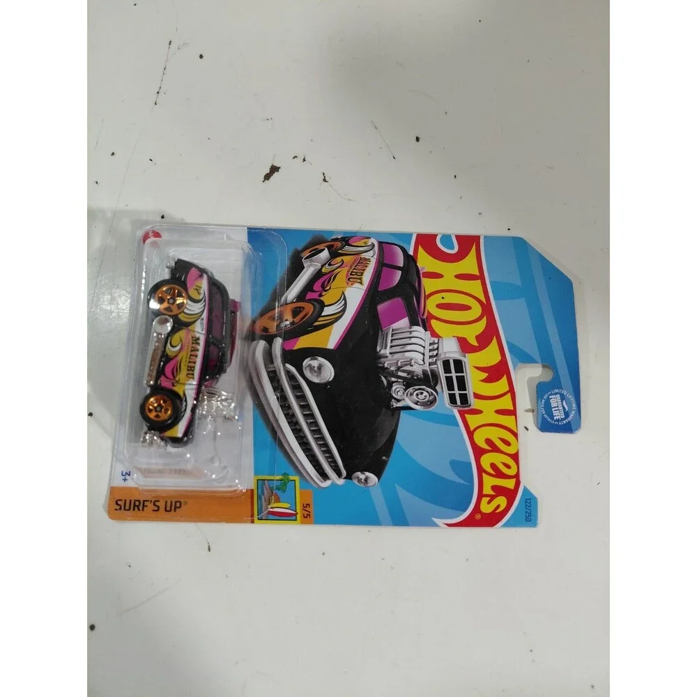 NIP Hot Wheels Surf's Up 1:64 Diecast Surf N Turf Malibu California Woody Wagon